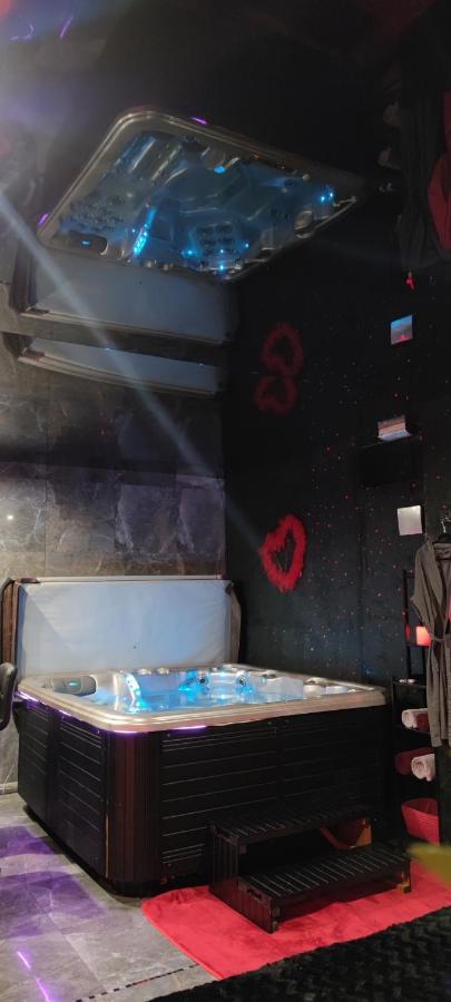 Loft Romantique Hammam Spa Privatif Playroom グルノーブル エクステリア 写真