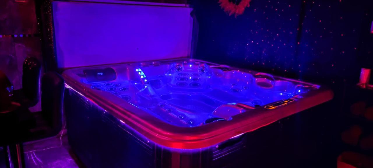 Loft Romantique Hammam Spa Privatif Playroom グルノーブル エクステリア 写真